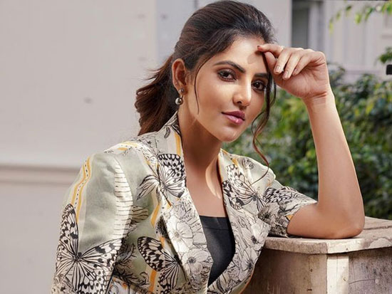 Dazzling Poses Of Athulaya Ravi